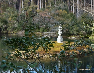 Erkundung der Anlagen, die einen Tempel umgeben, der als Nationaler Schatz Japans gilt. (Foto: Tänzer Jack Han)
