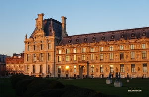 Sonnenuntergang in Paris. Auf Wiedersehen Louvre! (Foto: Kexin Li)
