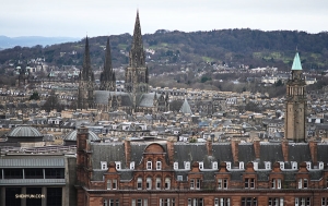 Wir haben es bis nach oben geschafft! Hier unser Blick von Edinburgh Castle. (Foto: Annie Li, Bühnenprojektion)
