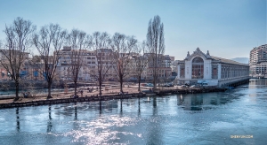 Centrale hydroélectrique et système hydraulique depuis plus de 100 ans, l'historique Batiment des Forces Motrices a été transformé en théâtre en 1997. C'est un théâtre très intéressant à visiter! (Photo de Monty Mou, premier danseur)<br />
