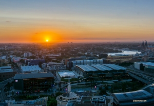 <pre>Pendant son séjour à Sydney, la Shen Yun World Company réussit à capturer ce magnifique coucher de soleil orangé à l’horizon.</pre>
