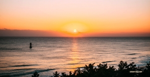 Tancerka Michelle Wu skorzystała z okazji, by zrobić piękne zdjęcie wschodzącego słońca na tle Morza Japońskiego.
