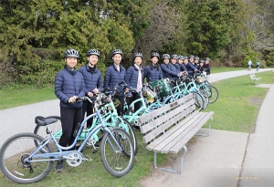 沒錯，自行車「自駕」旅！ 斯坦利公園是溫哥華最大的城市公園 —— 有很多值得一看的地方！（攝影：領舞演員吳凱迪）