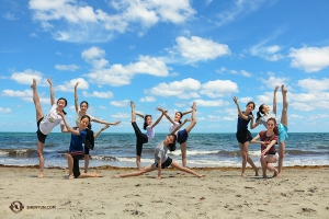 Tancerki Shen Yun Global Company w Fort Lauderdale, gdzie zespół wystąpi pięć razy w Broward Center for the Performing Arts
