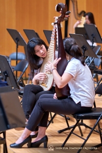 Die Pipaspielerinnen Lian Yu und Yu-Ru Chen.