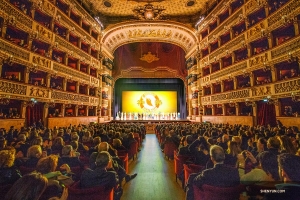 Shen Yun Touring Company merasa lebih dari sekedar diterima dengan baik, di kota dengan empat pertunjukan yang tiketnya terjual habis, di sebuah teater yang berusia hampir 300 tahun.