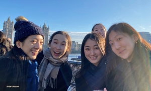 In London, England there were eleven sold-out performances. Here, Shen Yun International Company members enjoy a break in between! (Photo by projectionist Annie Li) 