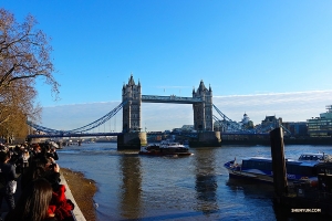 Wzniesienie słynnego Tower Bridge w Londynie zajęło 432 budowniczym osiem lat – ale było warto! (Jeff Chuang)