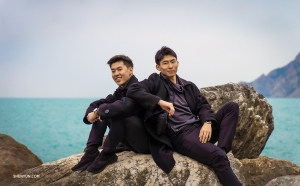 Dancers Sam Pu and Ji-Sung Kim take advantage of the picturesque surroundings.