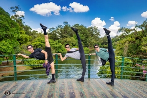 Voilà les danseurs les pieds dans les nuages. Avec eux rien n’est impossible ! (Photo de Tony Xue)