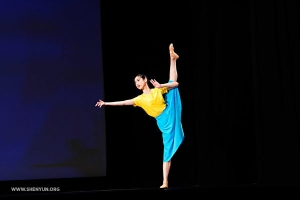 Angela Lin in “Faith.” (Gedeelde-winnaar brons, volwassen vrouwen)