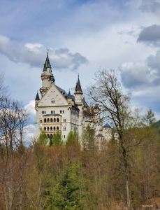 Le voilà : un château tout droit sorti du monde magique et folklorique des frères Grimm.