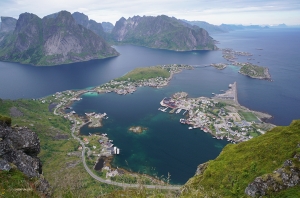 Belöningen, utsikten i slutet av leden till Reinebringen.