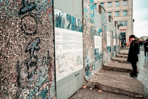 Mehr als dreißig Jahre nach ihrem Fall ruft die Berliner Mauer immer noch Gefühle der Traurigkeit und des Schmerzes hervor. 