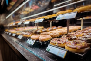 Eine weitere tolle Möglichkeit, einen kalten Tag zu versüßen? Machen Sie einen Stopp in einem Donut-Laden!