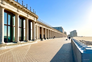 Brzegi miasta Ostenda z jego przepiękną architekturą.