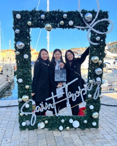 Performers send a life-sized Christmas card from the sunny French Riviera.